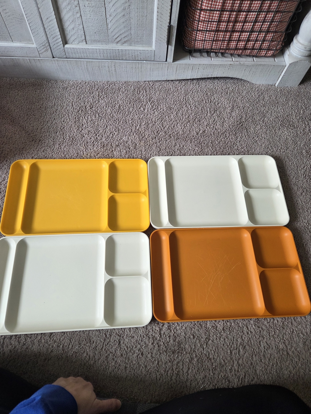 Tupperware USA Divided Multi Color Serving / Lunch Trays s/4 Retro Cottagecore